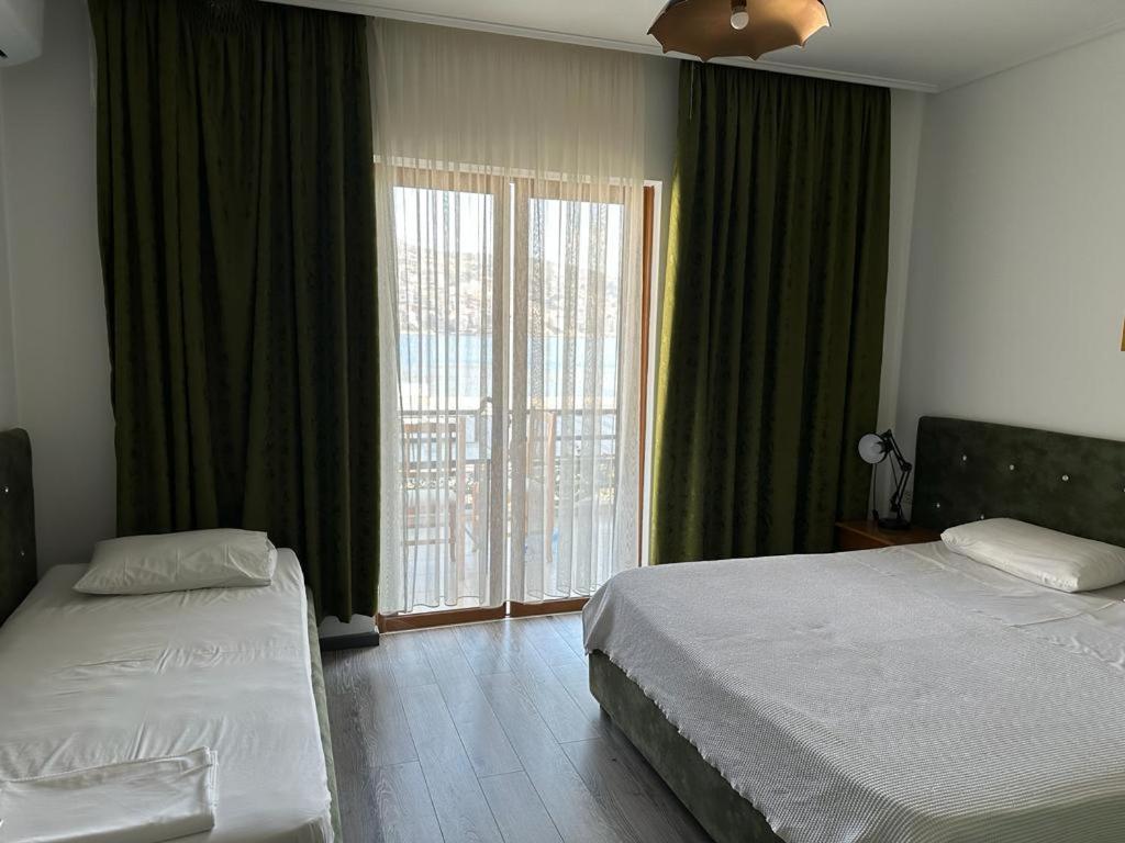 Fjora Rooms Sarandë Exteriör bild